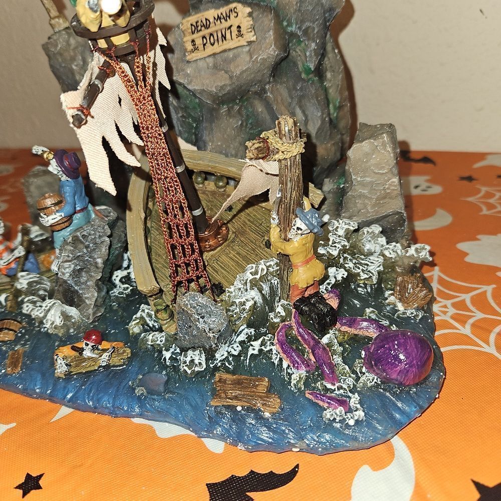 Spooky Town Collection Dead Man's Point Table Decor - Picture 5 of 7